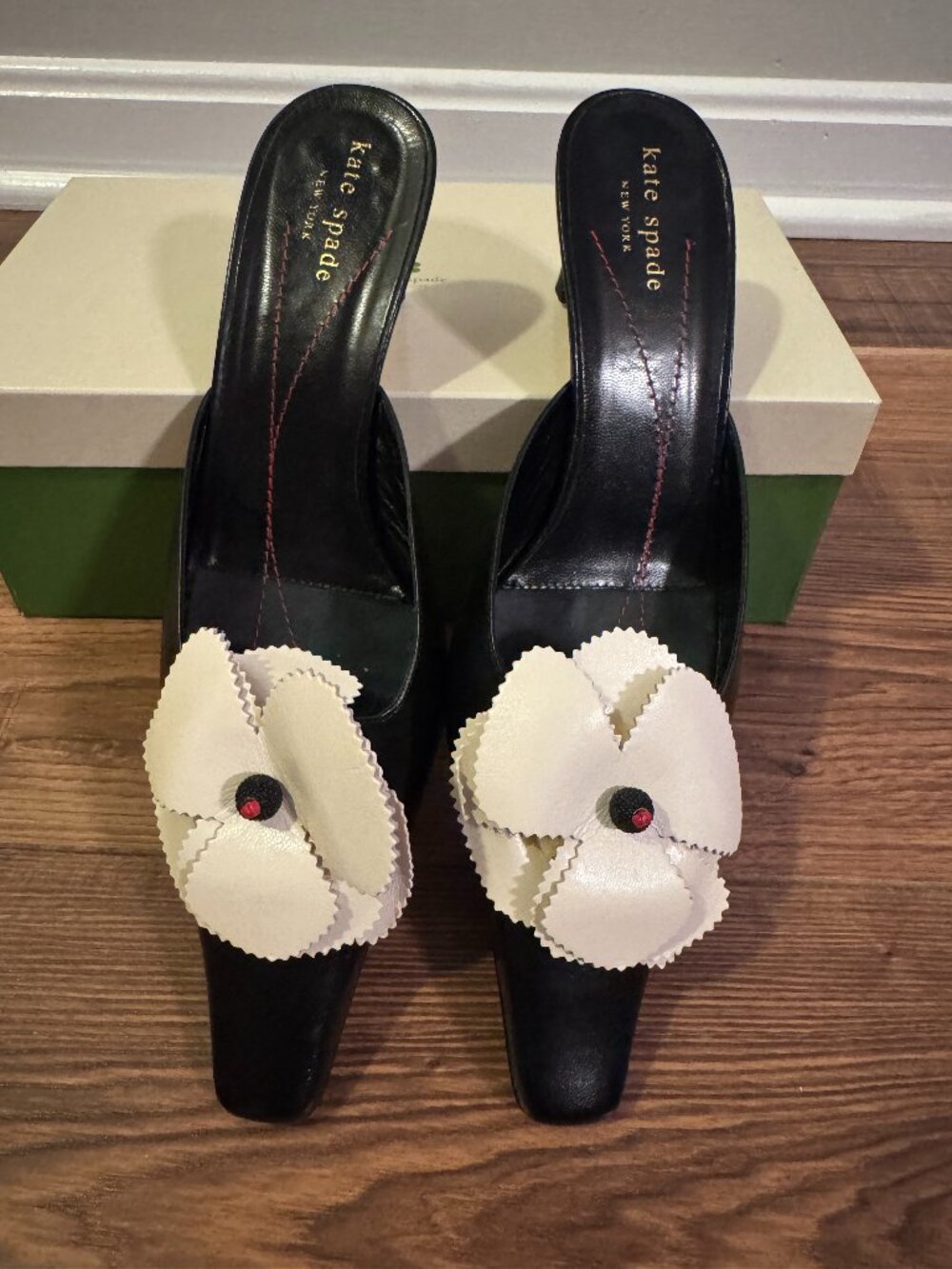 Kate Spade Black Heel with White Flower (Size 9)